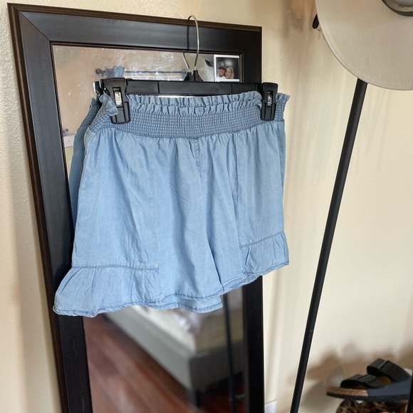 Shorts - Picture 1 of 1